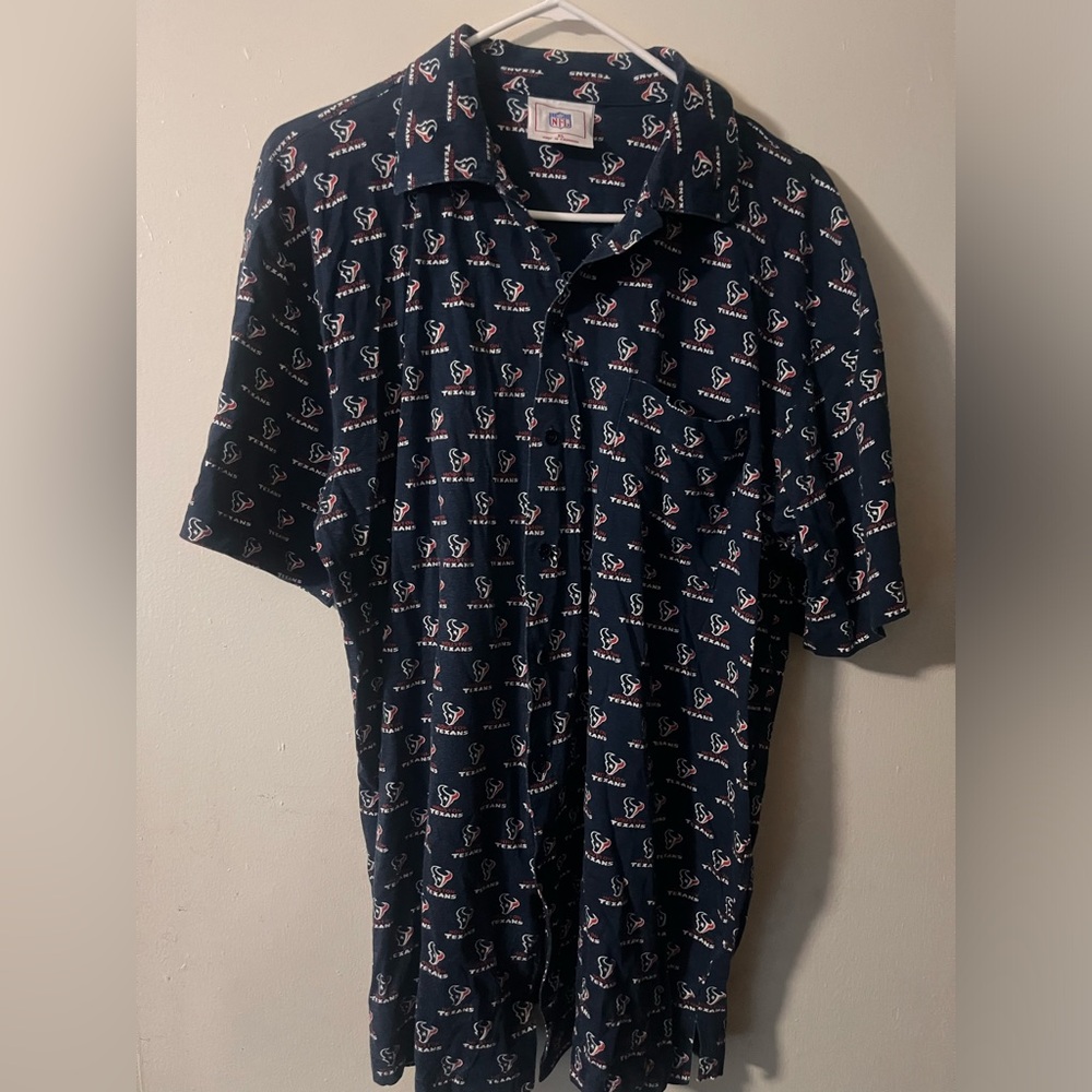 NFL Men's Navy Short-Sleeve Button-Down Shirt with White & Red Logo Pattern